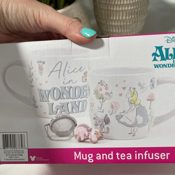 Disney Alice in Wonderland Roses Mug and Cheshire Cat Tea Infuser Set in Box NEW - Picture 5 of 5
